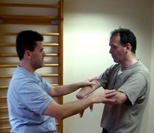 aumay, autodefensa mayores, defensa personal mayores