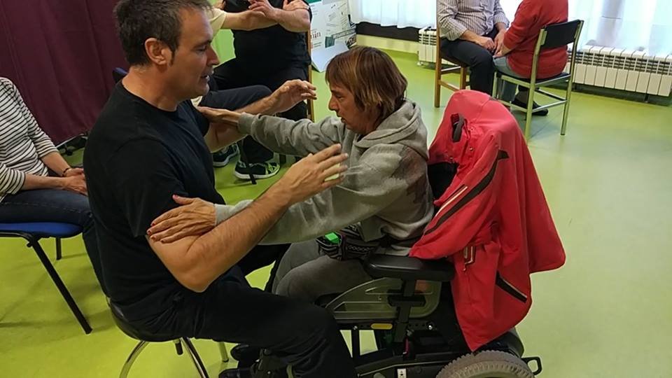 aumay, autodefensa mayores,defensa personal mayores